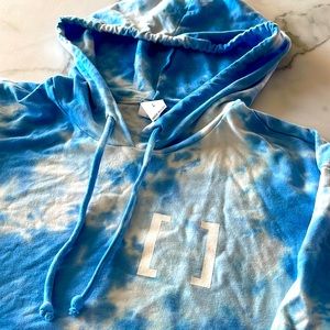 [solidcore] Tie Die Crop Hoodie